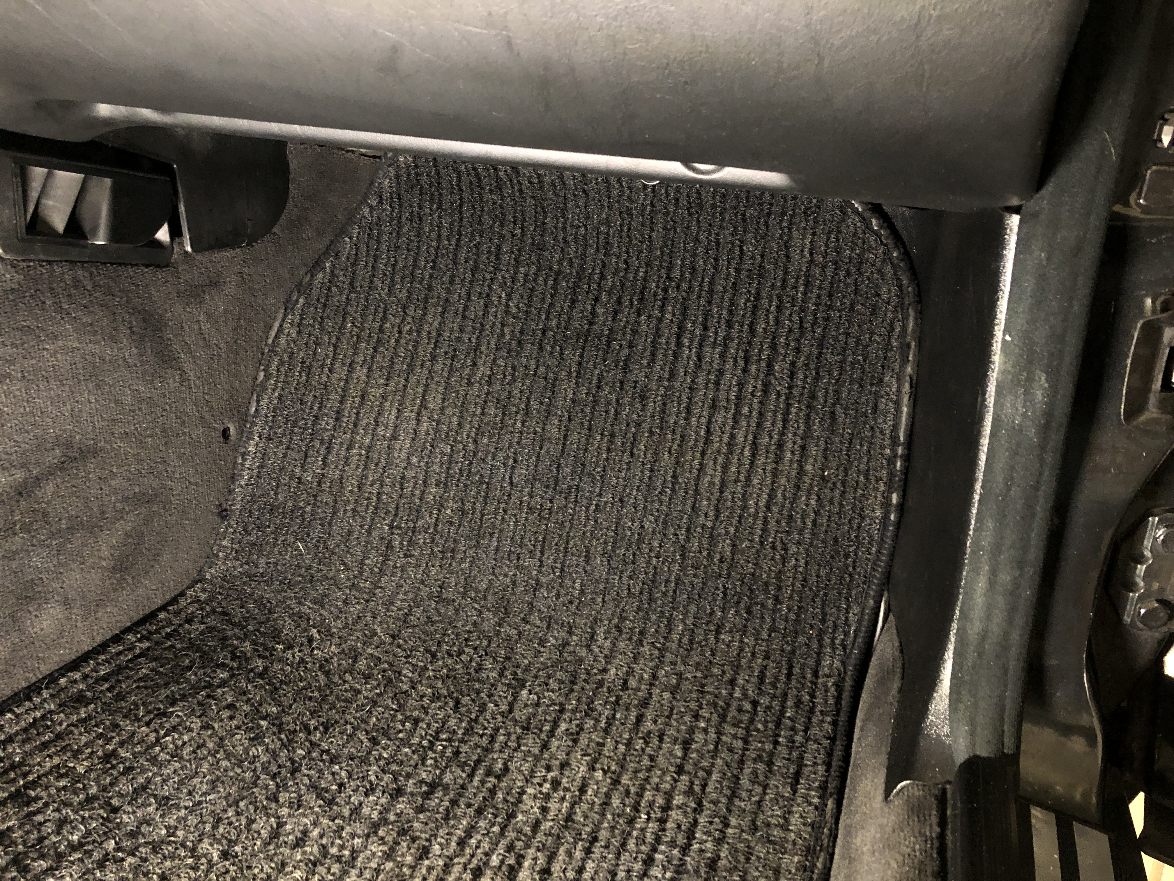 Mercedes W124 Subwoofer