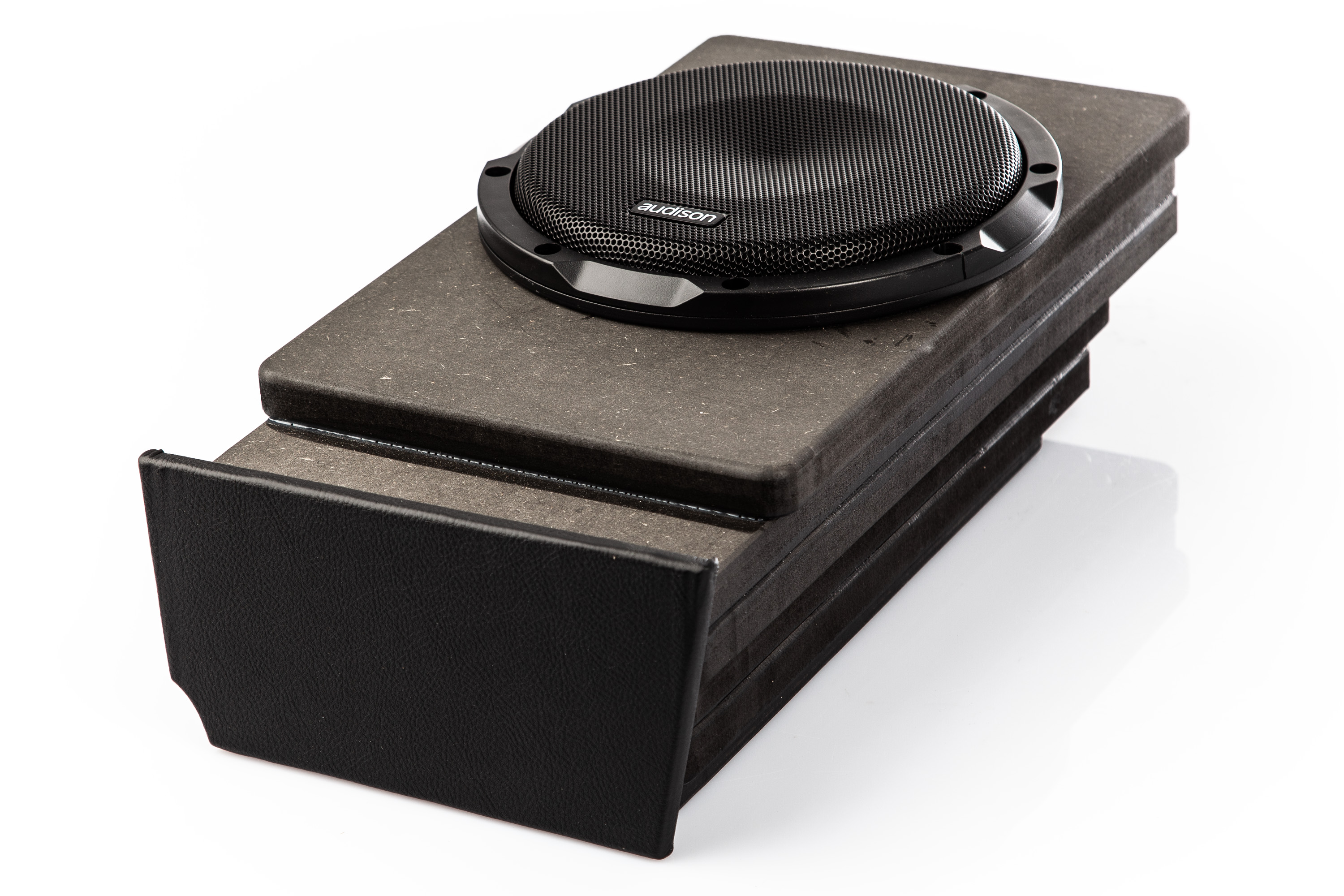 Ineos Grenadier Subwoofer einbauen Ineos Grenadier Subwoofer einbauen