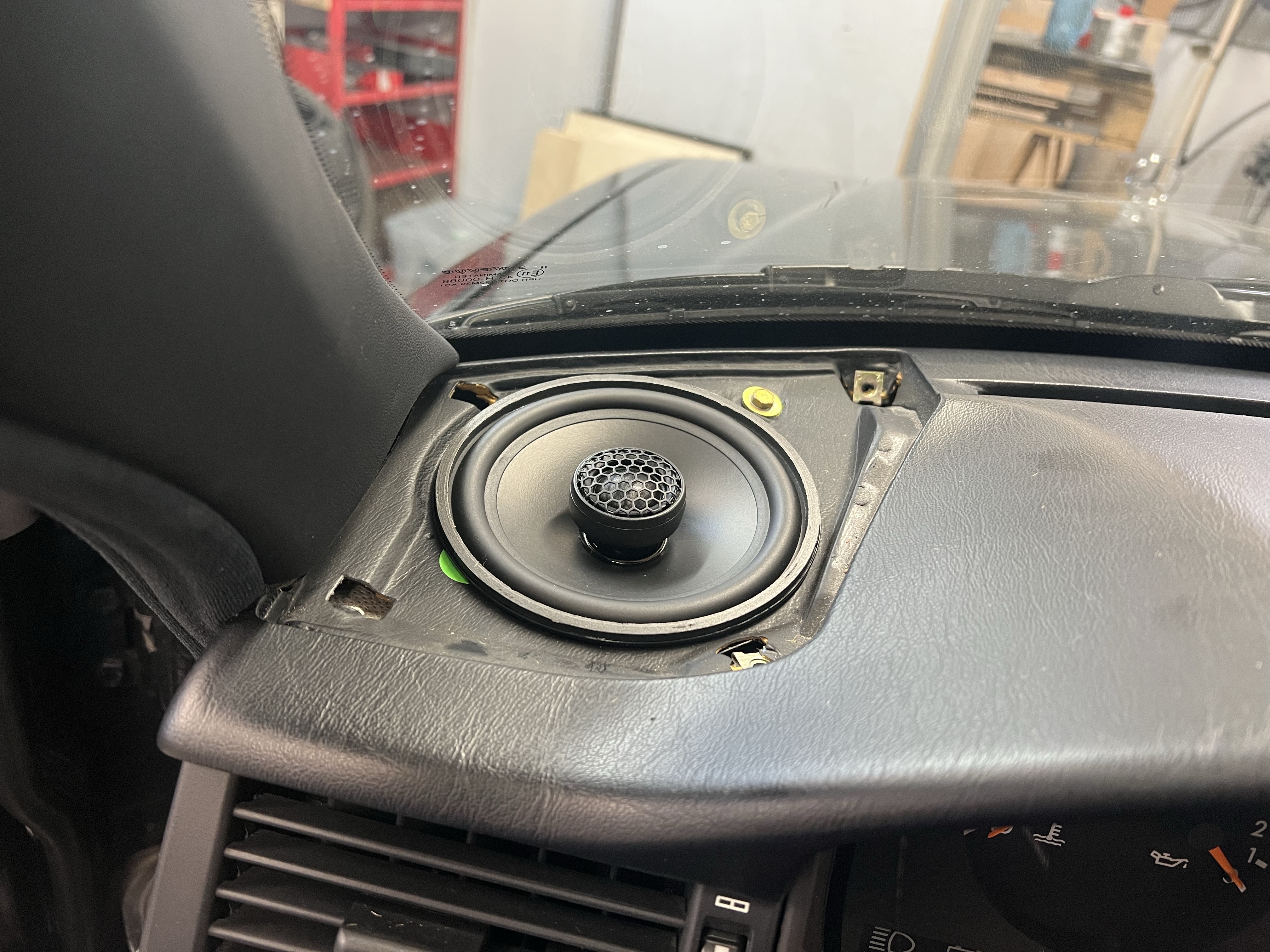 Mercedes W124 neue Lautsprecher einbauen Mercedes W124 neue Lautsprecher einbauen