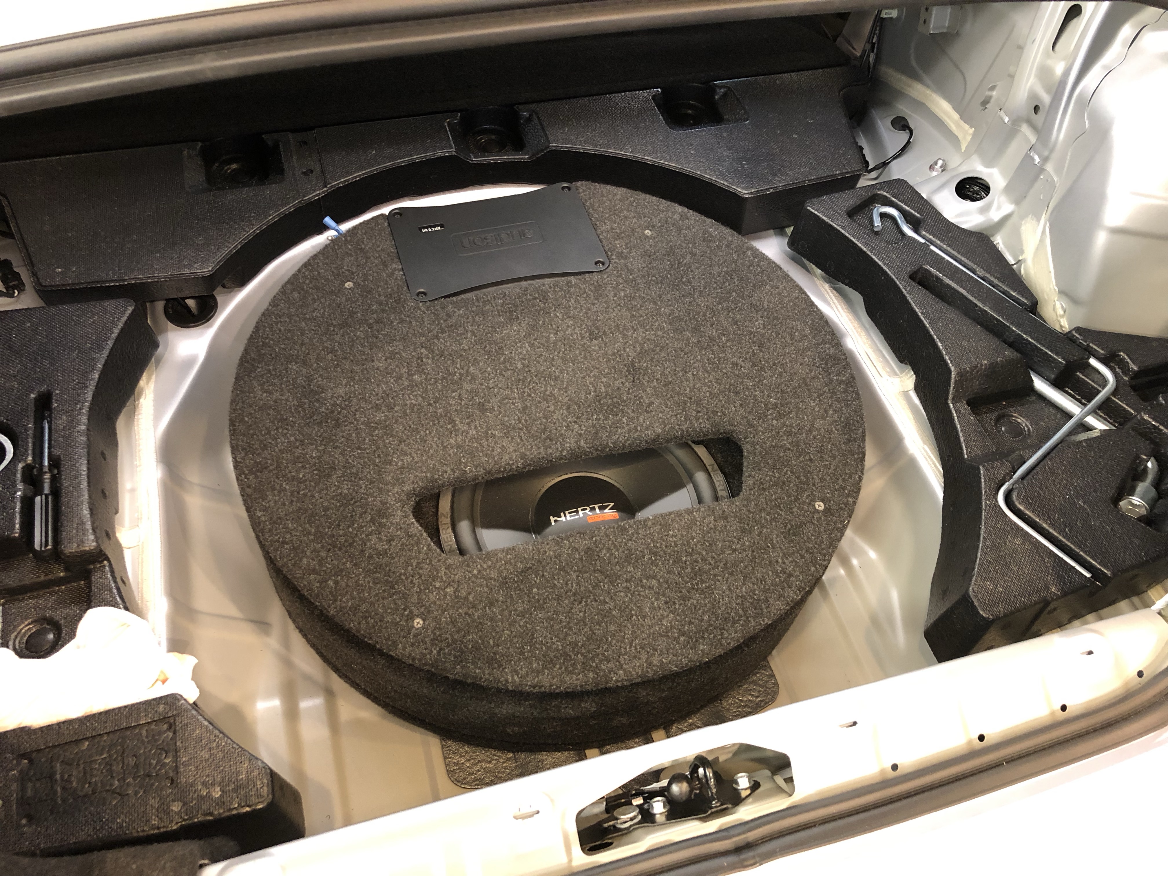 Toyota GT86 / Subaru BRZ Subwoofer nachrüsten