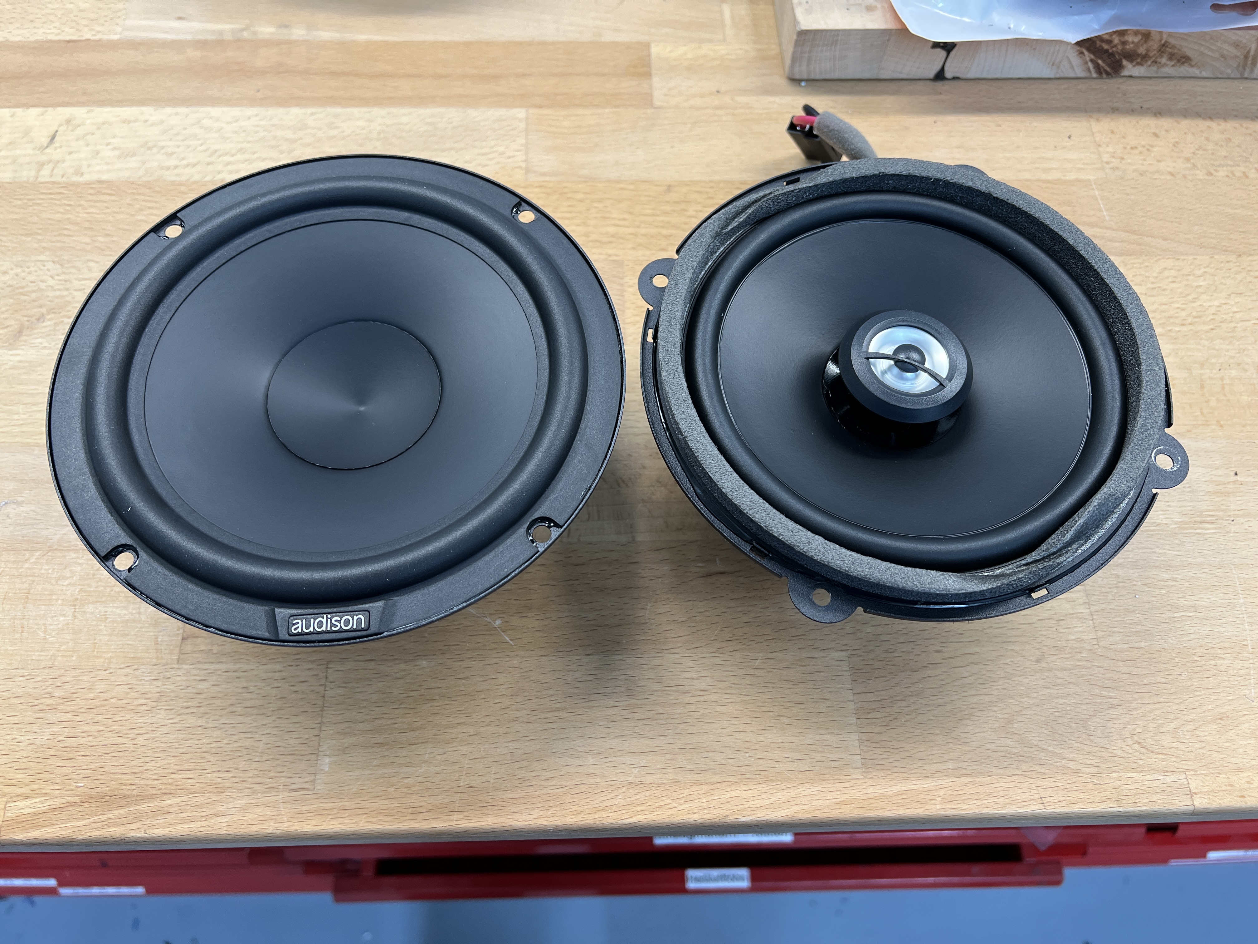Ineos Grenadier / Quartermaster Soundsystem, Lautsprecher, Subwoofer nachrüsten Ineos Grenadier / Quartermaster Soundsystem, Lautsprecher, Subwoofer nachrüsten