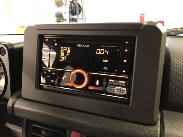Suzuki Jimny HJ Radio nachrüsten